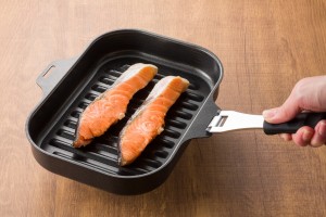 ラクック_08塩鮭_手持ち02_l