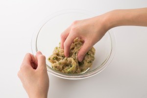 ラクック_09鶏つくね_調理01_l