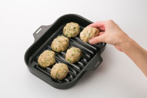 ラクック_09鶏つくね_調理02_l